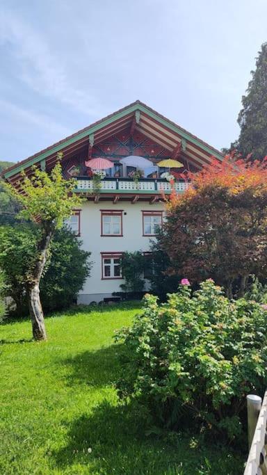 Ferienwohnung Resl - Geschmackvoll Renoviert & Zentral Im Historischen Schindelhaus Оберштауфен Экстерьер фото